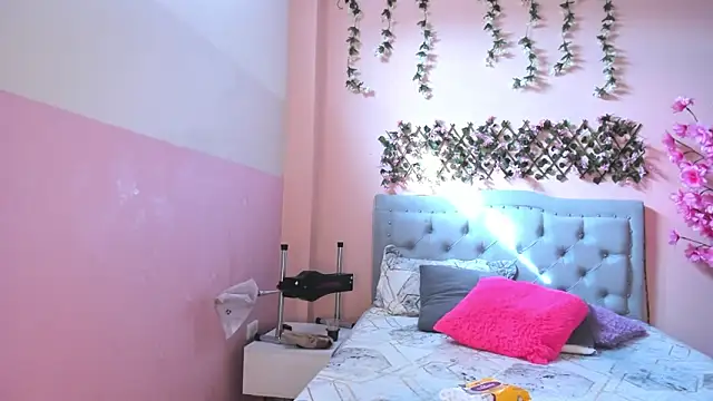 littletammy4u  online show from September 19, 2025, 12:50 pm