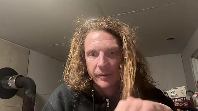 Snapshot of redone8in chatting on February 11, 2025, 3:40 am redone8in online show from February 11, 2025, 3:40 am