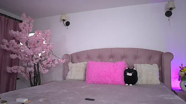 emma goodess  online show from February 3, 2026, 10:48 pm