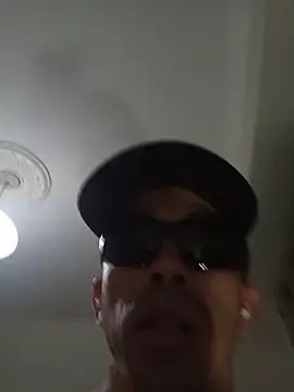 aleds17668 online show from January 6, 2026, 11:51 pm