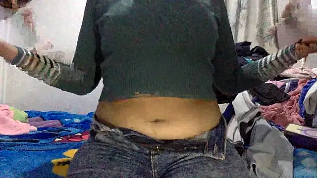 sharonlopez9611 online show from November 4, 2025, 3:05 am