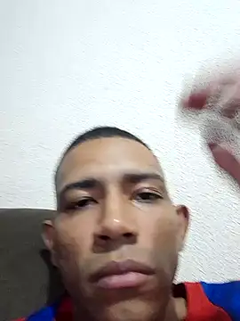 Snapshot of Mineirinho043 chatting on February 5, 2025, 12:10 am Mineirinho043 online show from February 5, 2025, 12:10 am