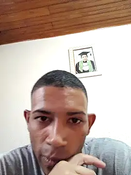 Snapshot of Mineirinho043 chatting on February 9, 2025, 6:37 pm Mineirinho043 online show from February 9, 2025, 6:37 pm