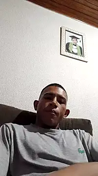 Snapshot of Mineirinho043 chatting on February 9, 2025, 10:11 pm Mineirinho043 online show from February 9, 2025, 10:11 pm