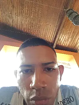 Snapshot of Mineirinho043 chatting on February 15, 2025, 4:01 pm Mineirinho043 online show from February 15, 2025, 4:01 pm