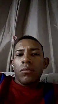 Snapshot of Mineirinho043 chatting on February 16, 2025, 7:15 am Mineirinho043 online show from February 16, 2025, 7:15 am