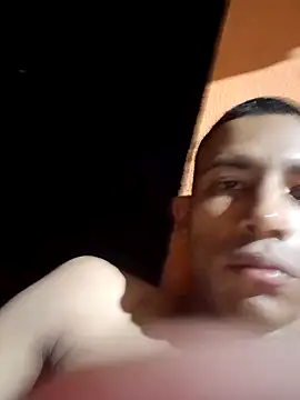 Snapshot of Mineirinho043 chatting on February 17, 2025, 5:36 am Mineirinho043 online show from February 17, 2025, 5:36 am