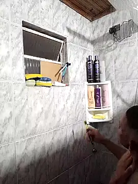 Snapshot of Mineirinho043 chatting on February 18, 2025, 12:15 am Mineirinho043 online show from February 18, 2025, 12:15 am