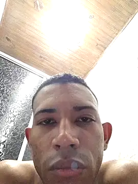 Snapshot of Mineirinho043 chatting on February 19, 2025, 12:25 am Mineirinho043 online show from February 19, 2025, 12:25 am