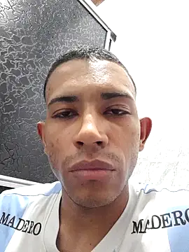 Snapshot of Mineirinho043 chatting on February 19, 2025, 10:53 pm Mineirinho043 online show from February 19, 2025, 10:53 pm