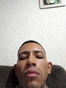 Snapshot of Mineirinho043 chatting on February 21, 2025, 11:21 pm Mineirinho043 online show from February 21, 2025, 11:21 pm