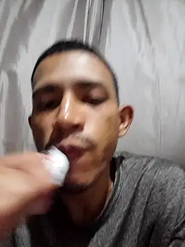 Snapshot of Mineirinho043 chatting on March 2, 2025, 10:27 pm Mineirinho043 online show from March 2, 2025, 10:27 pm