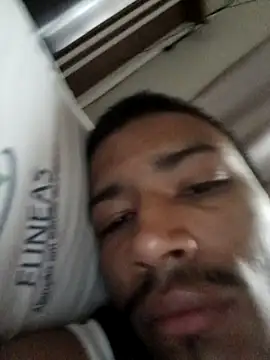 Snapshot of Mineirinho043 chatting on March 15, 2025, 10:46 am Mineirinho043 online show from March 15, 2025, 10:46 am