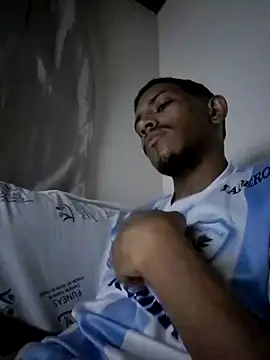 Snapshot of Mineirinho043 chatting on March 19, 2025, 4:36 am Mineirinho043 online show from March 19, 2025, 4:36 am