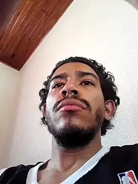 Snapshot of Mineirinho043 chatting on October 6, 2025, 2:58 pm Mineirinho043 online show from October 6, 2025, 2:58 pm