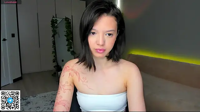 RikoAsada online show from April 14, 2026, 6:52 am