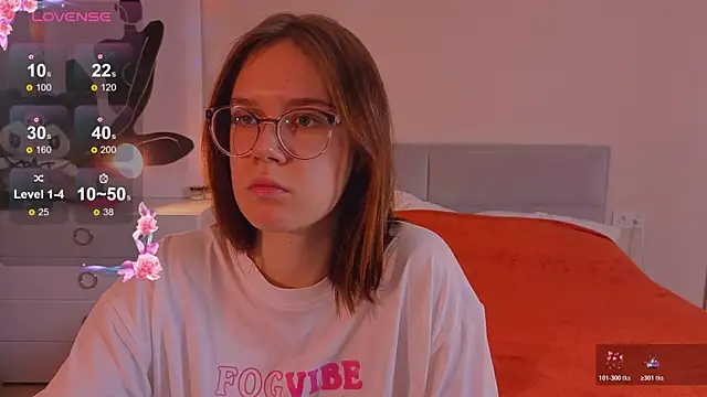 Mia Luw online show from October 17, 2025, 4:20 pm