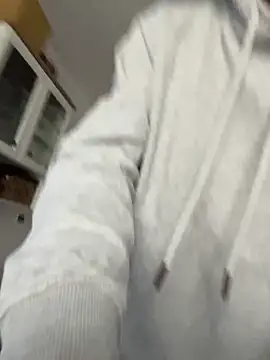 Celine Roxelle online show from December 17, 2025, 11:16 am