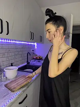 Celine Roxelle online show from January 9, 2026, 4:21 pm