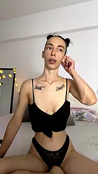 Snapshot of Celine_Roxelle chatting on July 7, 2026, 5:39 pm Celine Roxelle online show from July 7, 2026, 5:39 pm