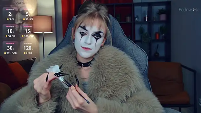 KiraMontoya online show from April 2, 2026, 11:35 pm