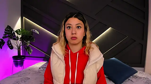 cloe palmer online show from February 13, 2025, 7:31 pm