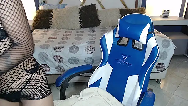 julieta fn online show from March 15, 2025, 2:14 am