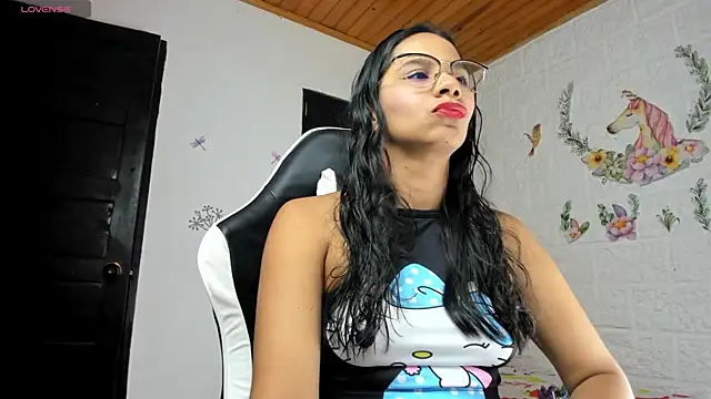 alisson hoffman05 online show from January 13, 2026, 6:13 pm