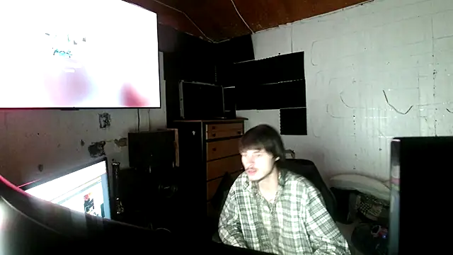 nuttyking2022 online show from November 1, 2025, 7:43 am