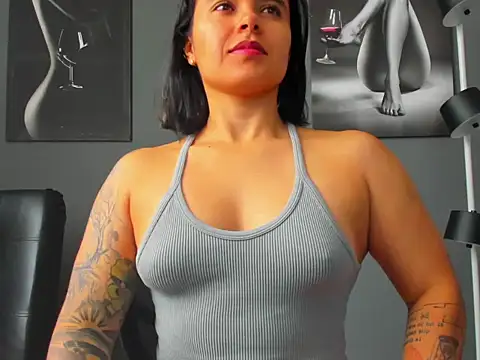 Snapshot of karlyjons12 chatting on October 27, 2025, 4:22 pm karlyjons12 online show from October 27, 2025, 4:22 pm