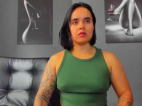 Snapshot of karlyjons12 chatting on December 22, 2025, 3:42 pm karlyjons12 online show from December 22, 2025, 3:42 pm