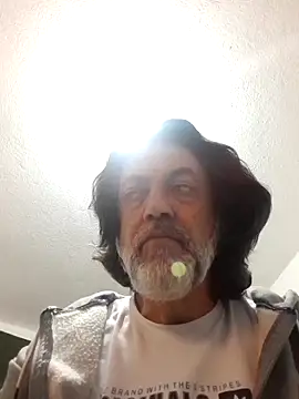 jeans and emma online show from December 5, 2025, 12:52 am