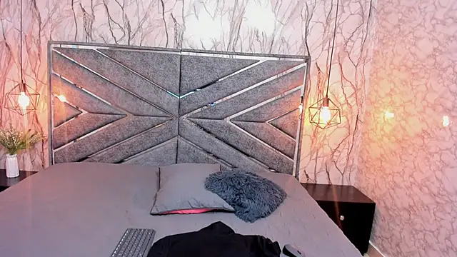 IVISBOUNCYASS online show from February 20, 2025, 5:40 pm