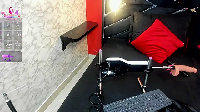 IVISBOUNCYASS online show from December 22, 2025, 12:35 pm