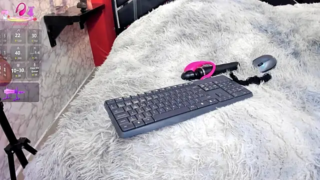 IVISBOUNCYASS online show from April 20, 2026, 12:19 pm