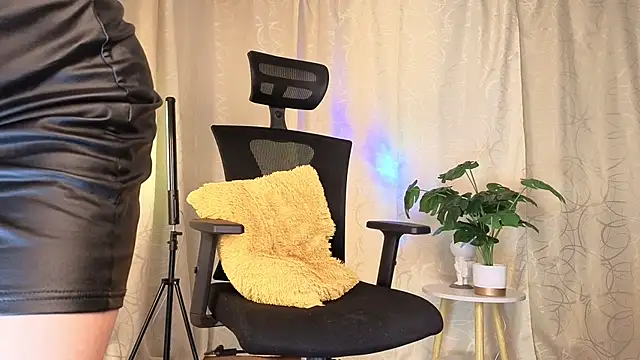 Snapshot of sophia_dumont chatting on June 2, 2026, 10:06 am sophia dumont online show from June 2, 2026, 10:06 am