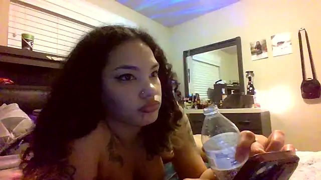 Snapshot of tastylolaaa chatting on February 4, 2025, 10:10 am tastylolaaa online show from February 4, 2025, 10:10 am