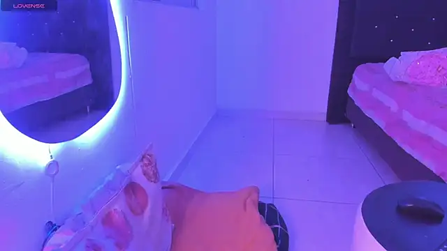  Charlottequeen online show from February 14, 2025, 2:18 am