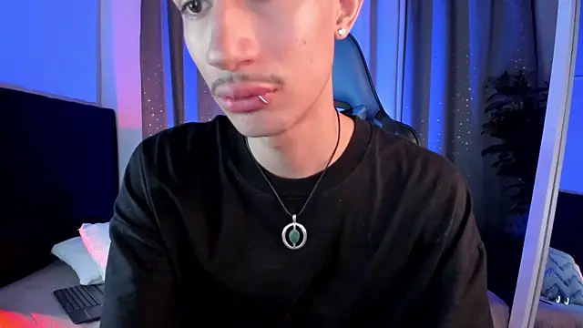 NovaaWheler online show from October 9, 2025, 7:45 pm