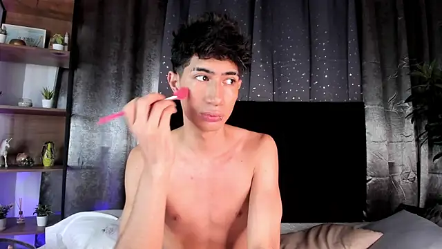 NovaaWheler online show from November 2, 2025, 1:02 pm