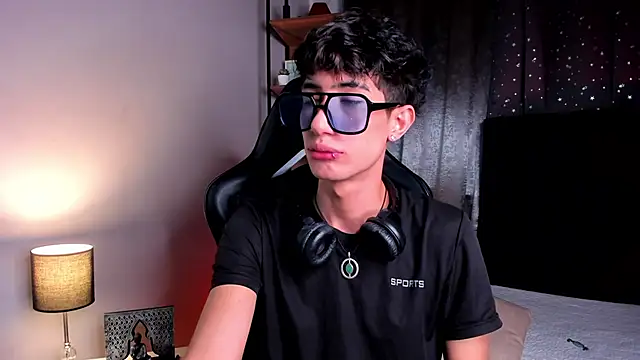 NovaaWheler online show from November 22, 2025, 7:02 pm