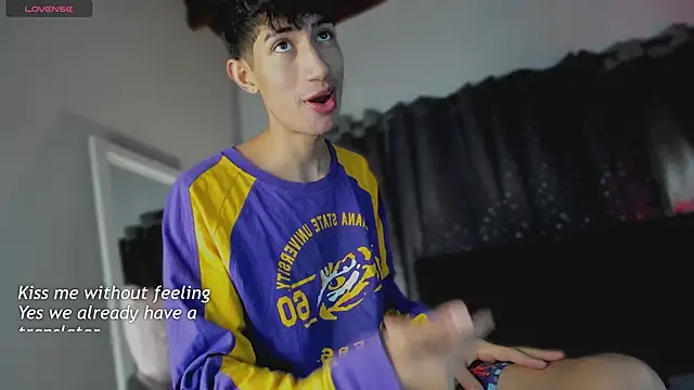 NovaaWheler online show from April 19, 2026, 11:42 am