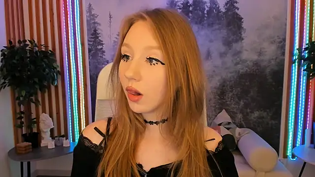 DariaTate online show from July 14, 2026, 12:44 pm