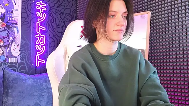 roxy riot  online show from February 26, 2025, 7:42 am