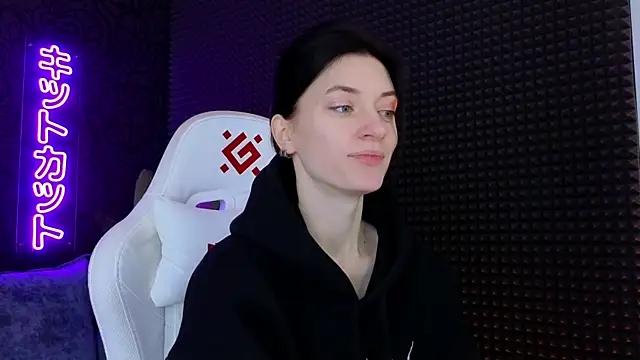 roxy riot  online show from March 16, 2025, 1:28 am