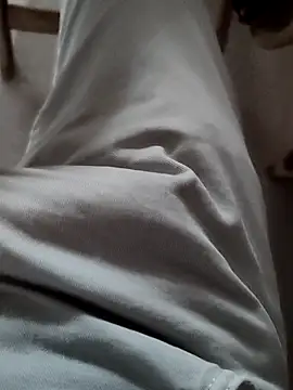 emremodel online show from March 28, 2026, 8:36 am