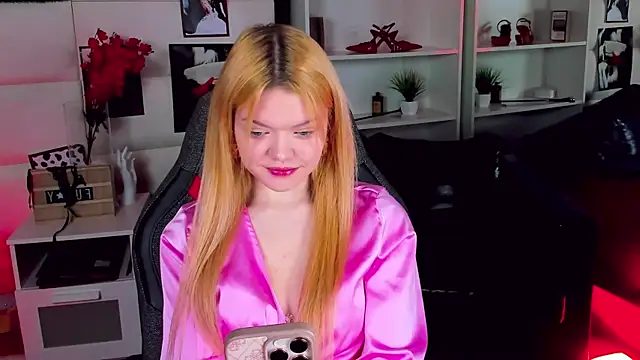 AdeleCartier online show from February 28, 2025, 12:43 am