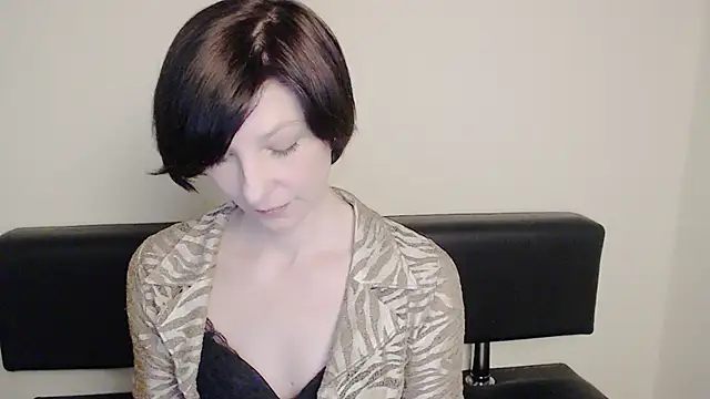  AngeliaFlow  online show from February 8, 2025, 1:22 pm