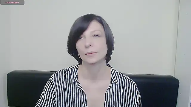  AngeliaFlow  online show from February 24, 2025, 7:33 am