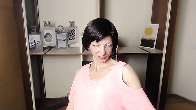  AngeliaFlow  online show from September 11, 2025, 6:46 am